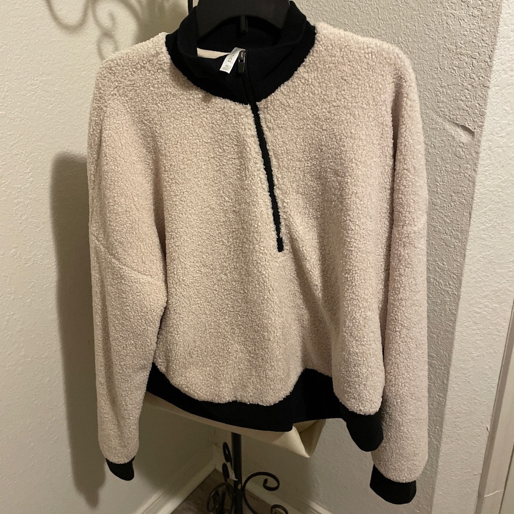 Fabletics sweatshirt